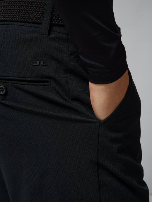 Men J.Lindeberg Black Vent Slim Golf Shorts Clothing 8R62492